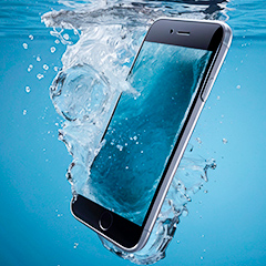 Celular caindo na água para conserto